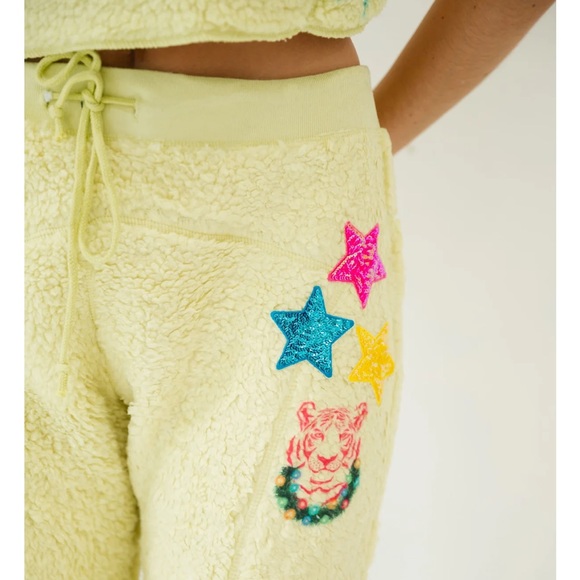 Judith March 2-piece fleece jogger set - Picture 2 of 5